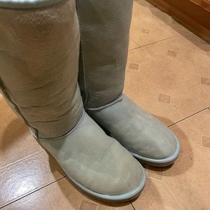 Womens Size 9 Knee High Uggs